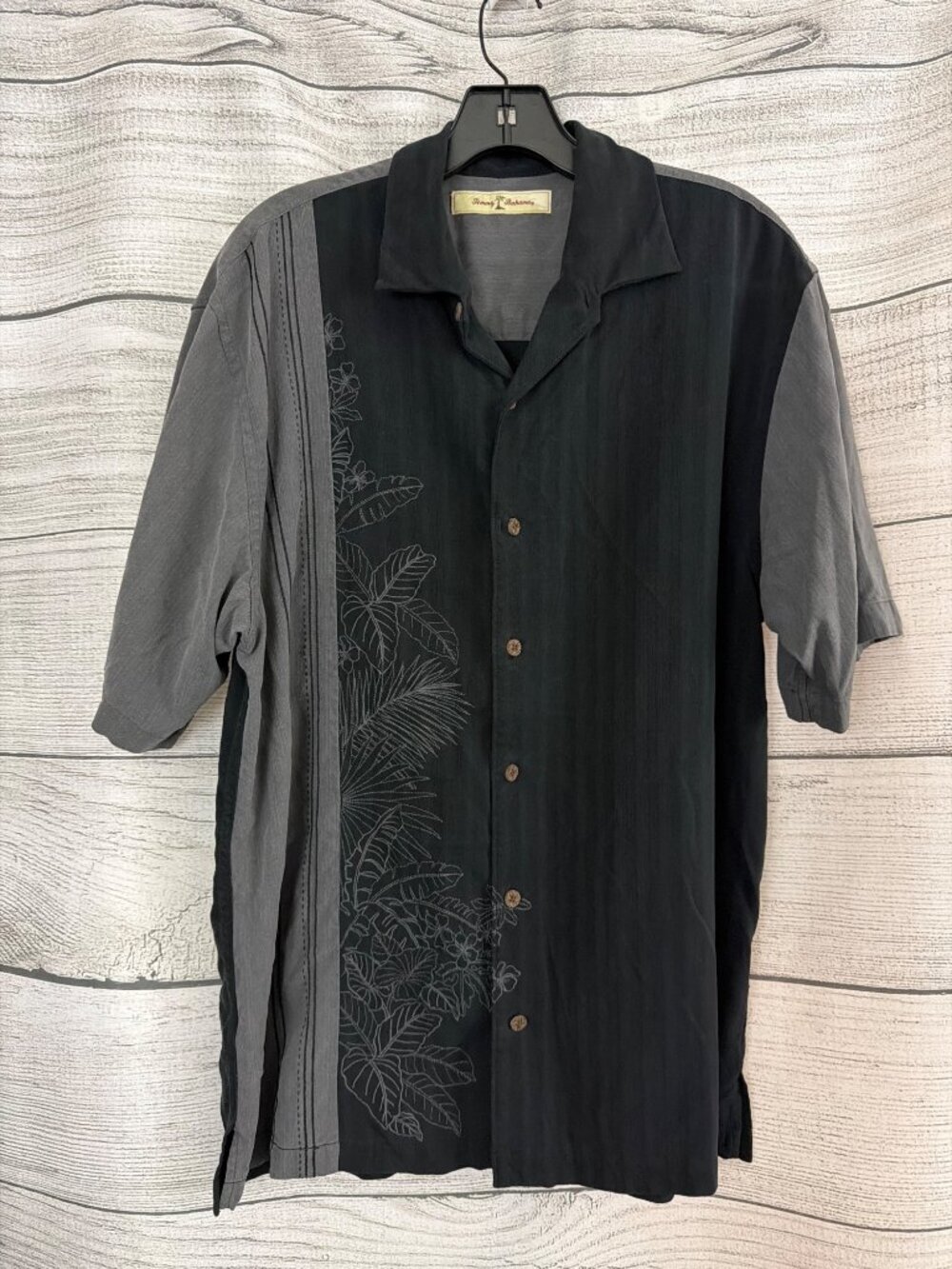 Mens Tommy Bahama Black & Gray 100% Silk Button-Up Size L